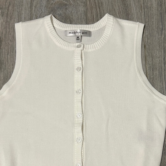 NWOT! Women's Madden Girl White Knit Sweater Vest - MEDIUM - Picture 2 of 9